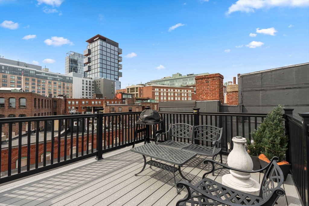 177 Endicott St # 3