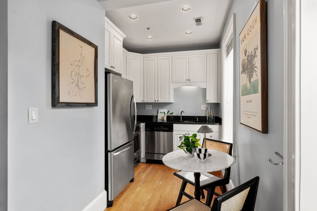 177 Endicott St # 3