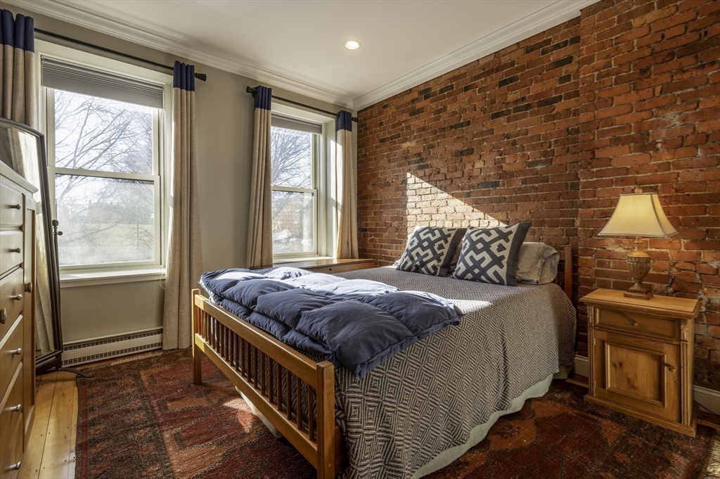 23 Monument Square # 3