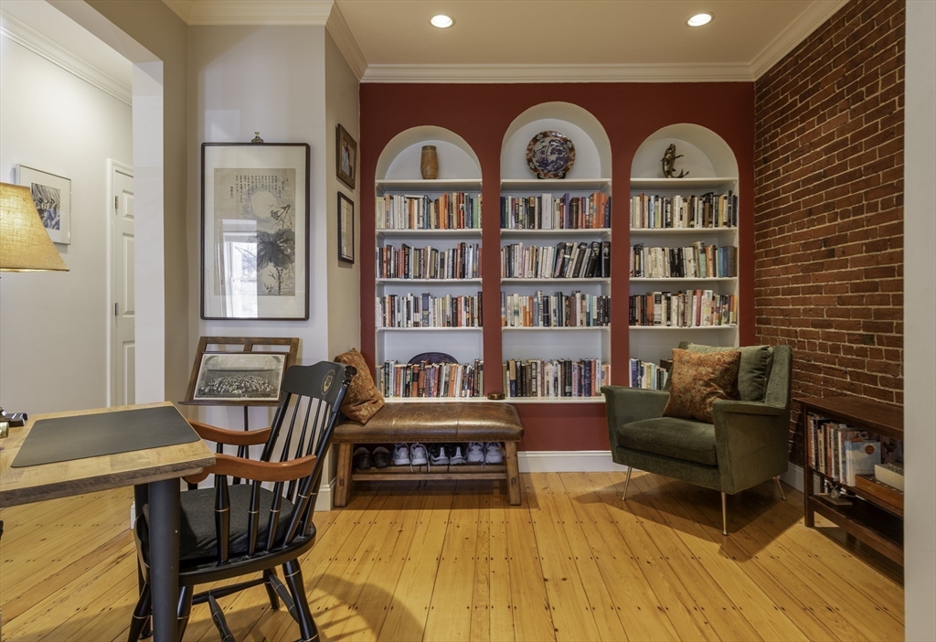 23 Monument Square # 3