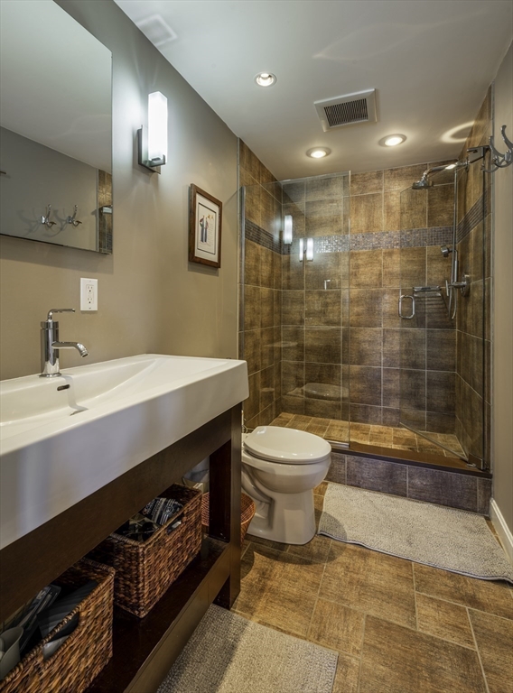 23 Monument Square # 3