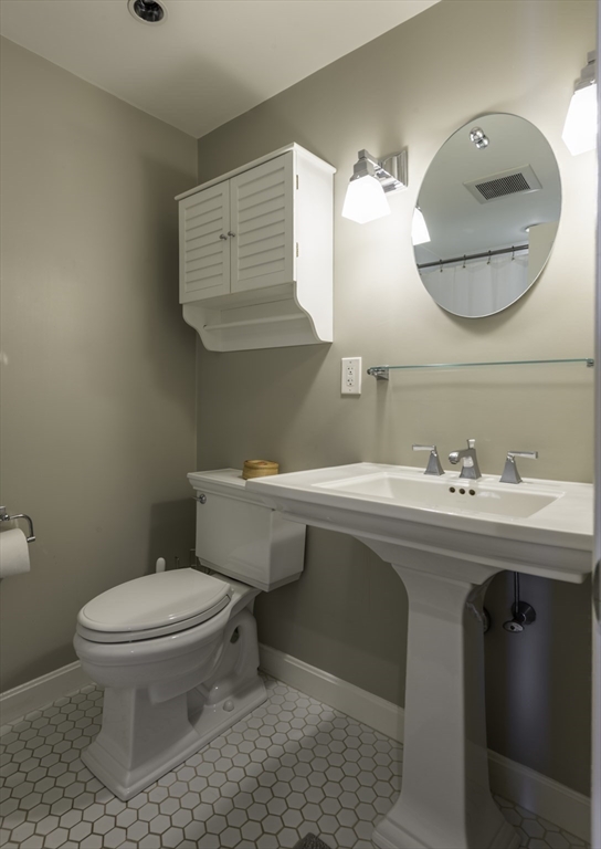 23 Monument Square # 3