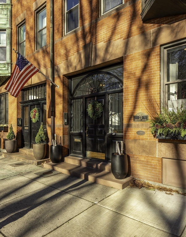 23 Monument Square # 3