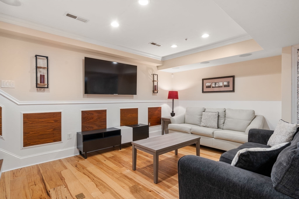 6 Henchman St # 6 Unit: 4-6