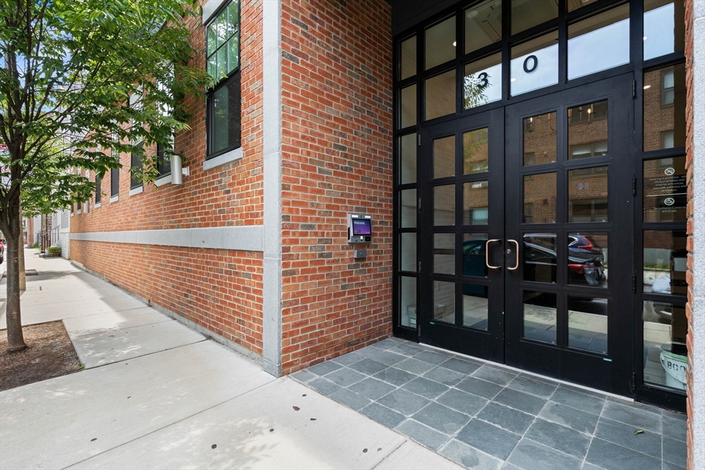 30 Polk St # 208