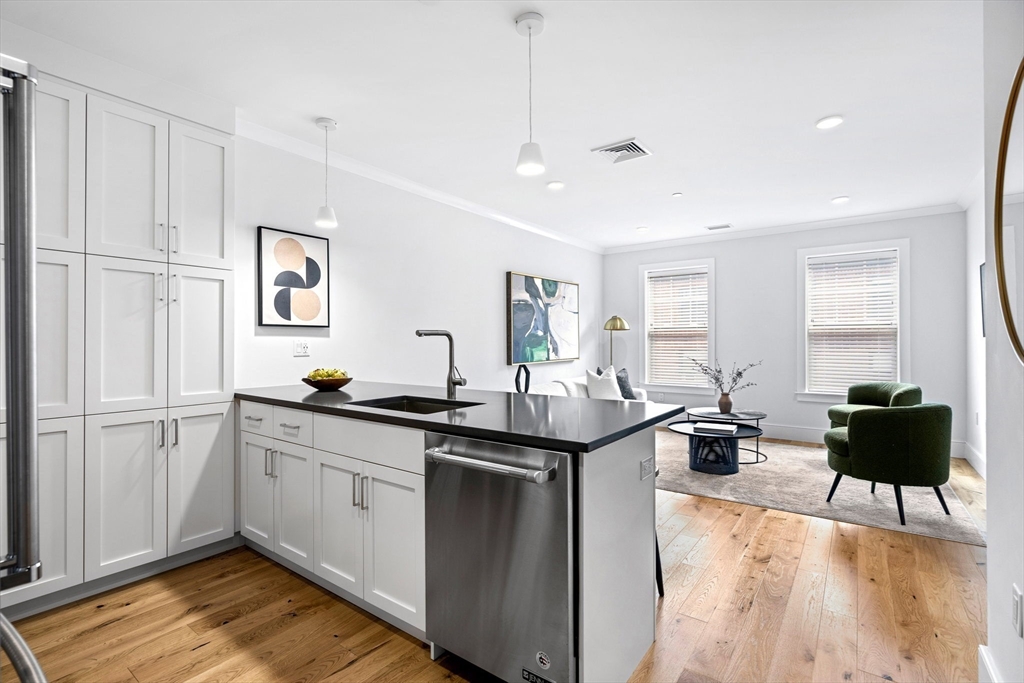 30 Polk St # 208