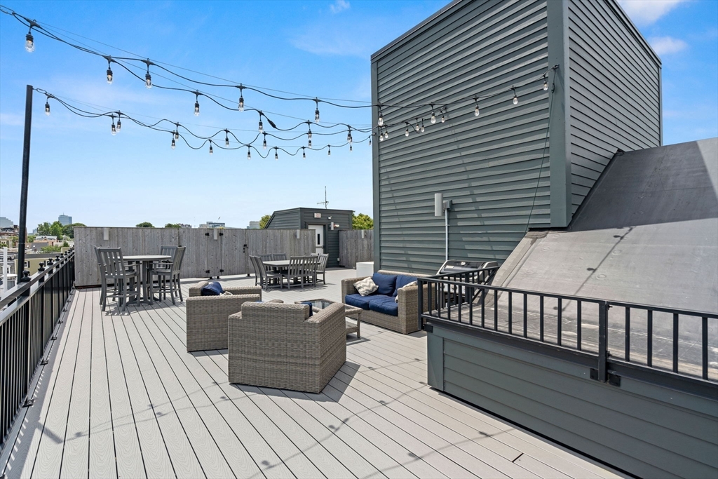 30 Polk St # 208