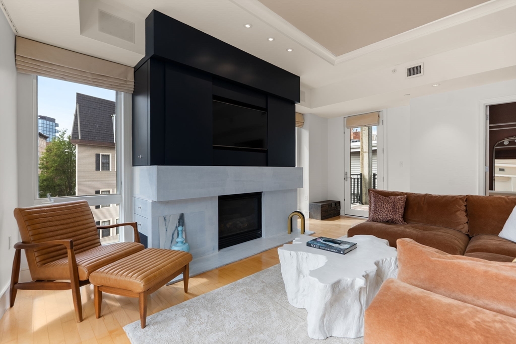 50 Fleet St # 402