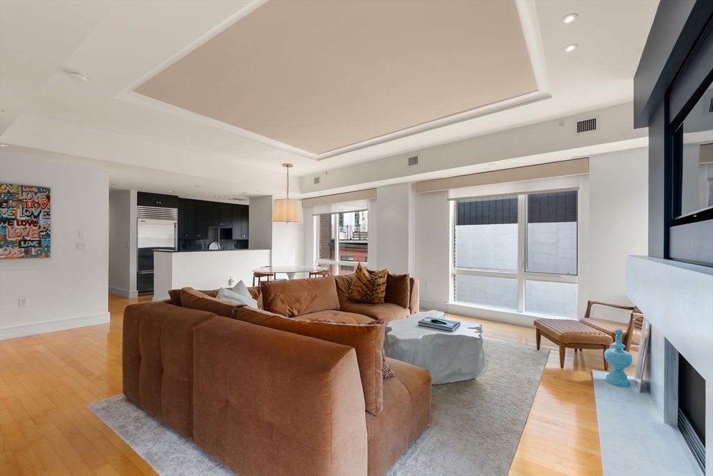 50 Fleet St # 402
