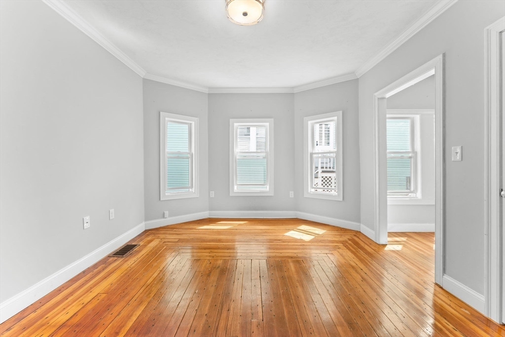 110 Crescent Ave