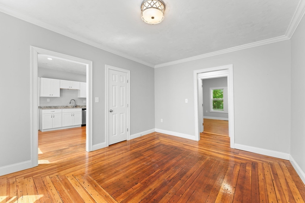 110 Crescent Ave