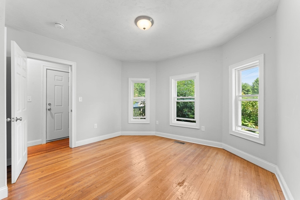 110 Crescent Ave