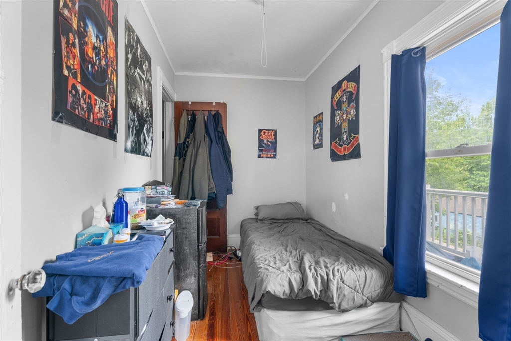 110 Crescent Ave
