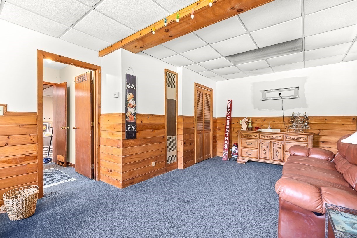 84 Derby St