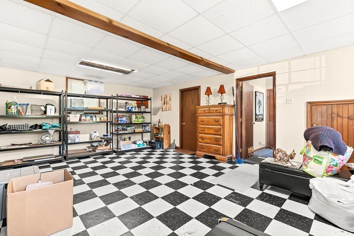 84 Derby St