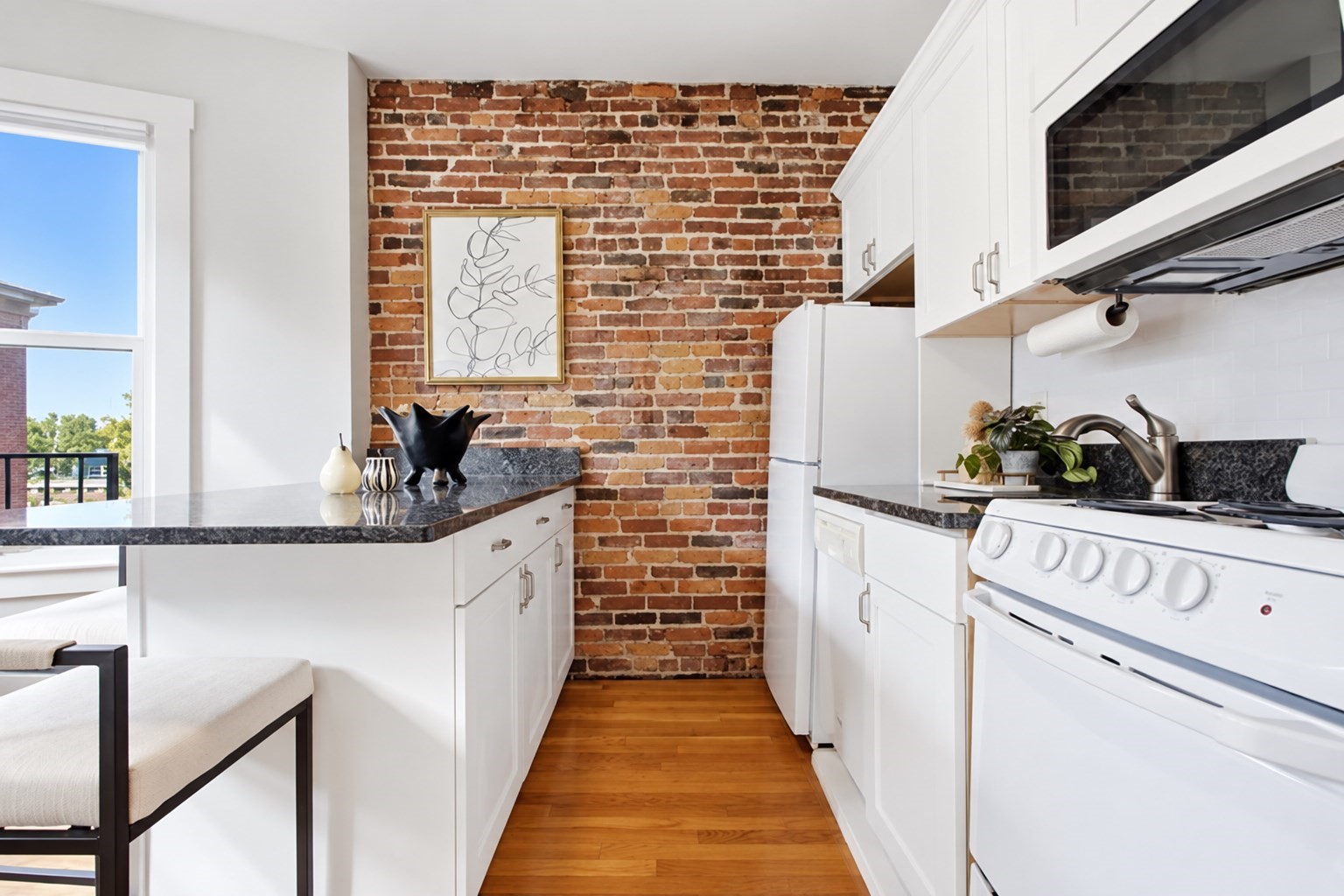32 Grove St # 8