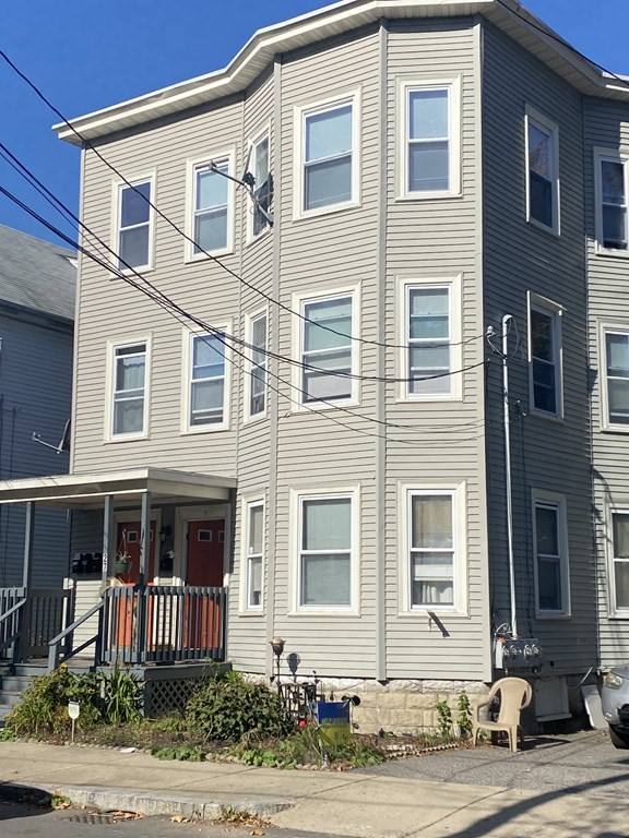 27 Carleton Ave