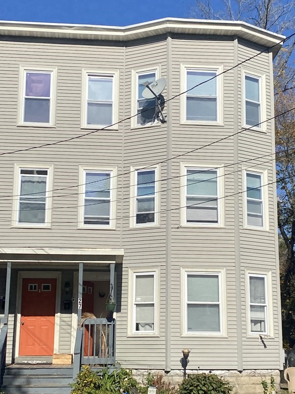 27 Carleton Ave
