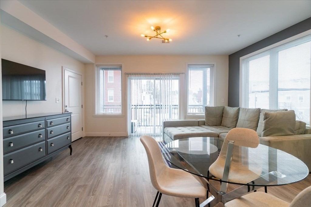 92 George St # 101
