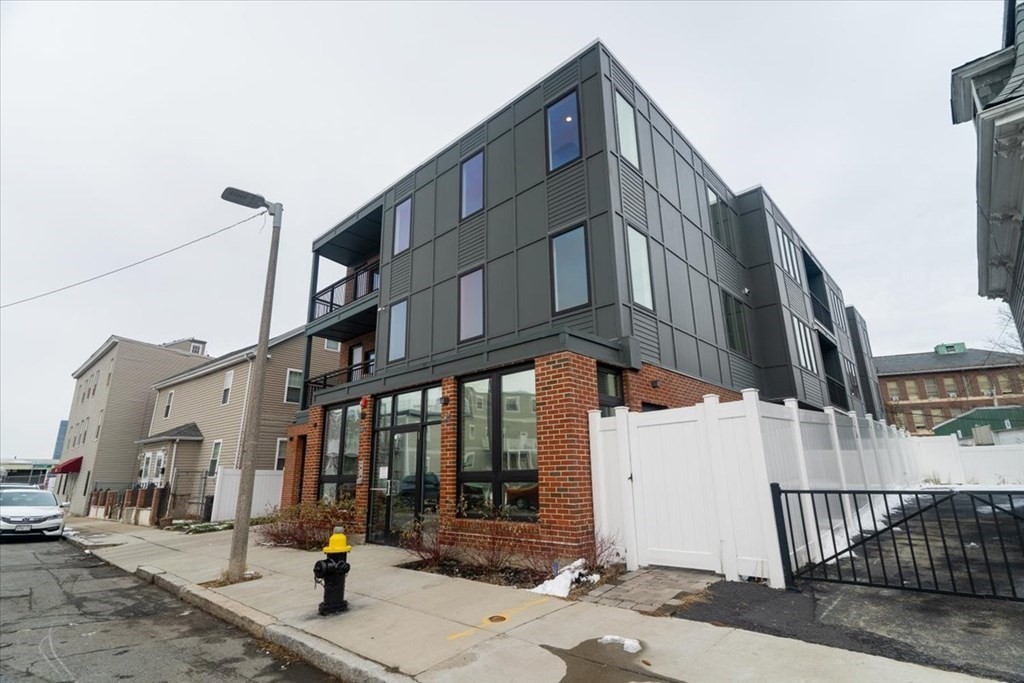 92 George St # 101