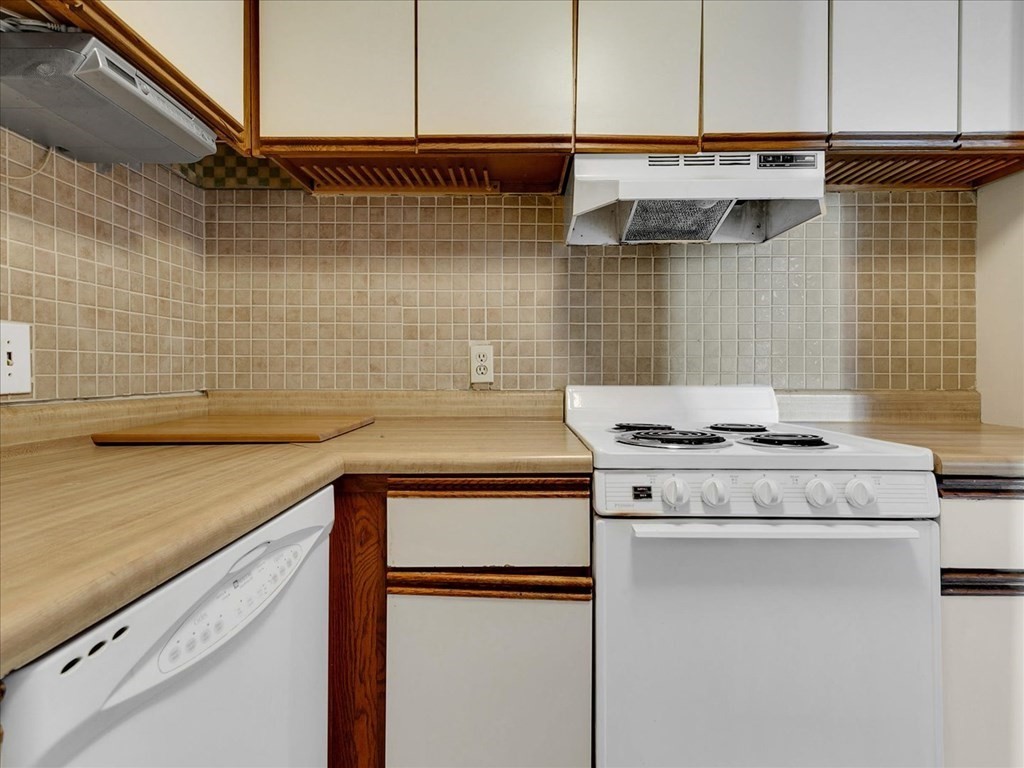 24 Norman St # 110