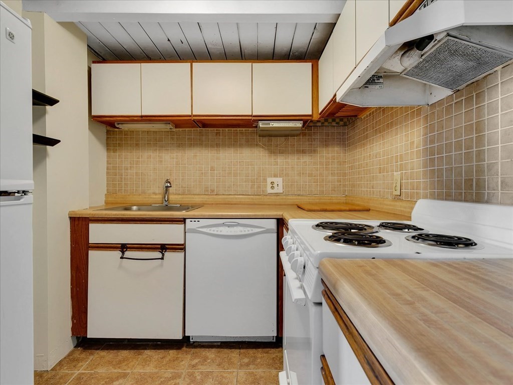 24 Norman St # 110