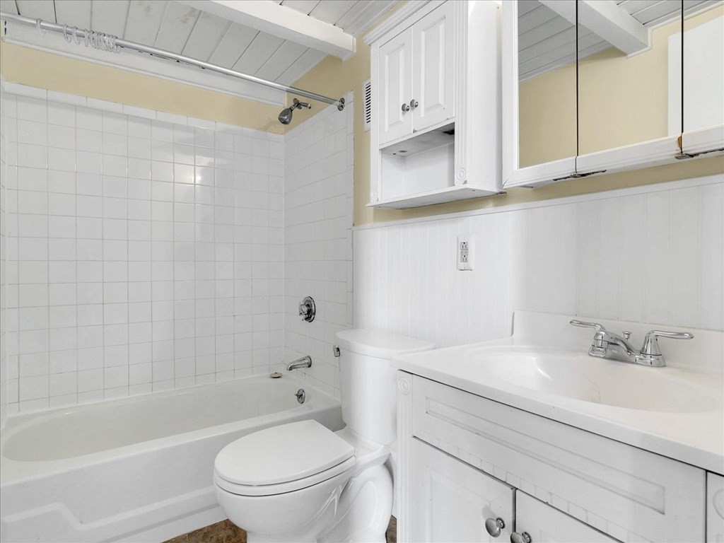 24 Norman St # 110
