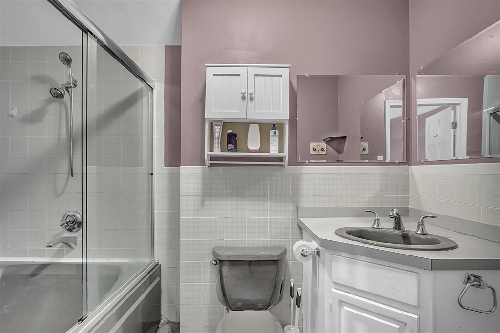 325 Mammoth Rd # 3