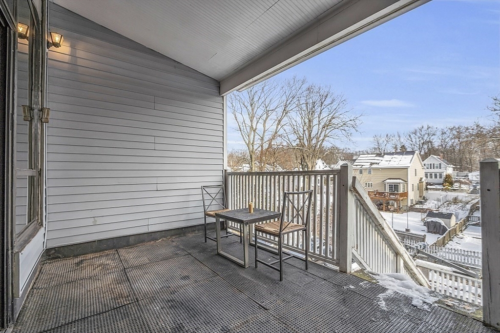 325 Mammoth Rd # 3