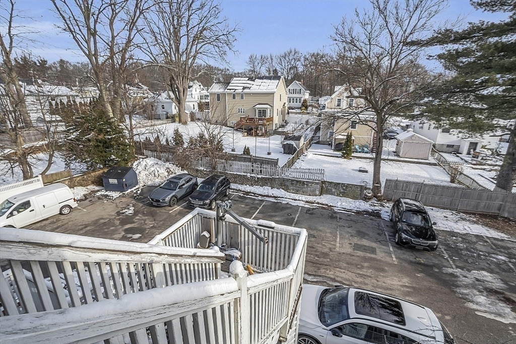 325 Mammoth Rd # 3