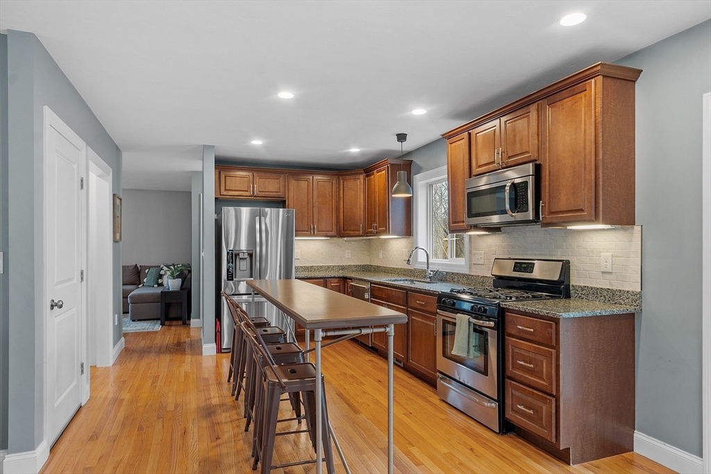 6 Martin Ln