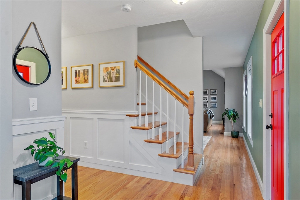 6 Martin Ln