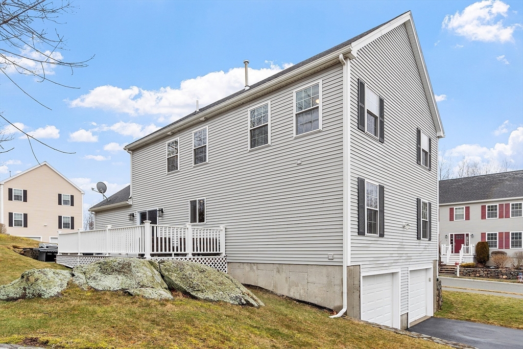 6 Martin Ln