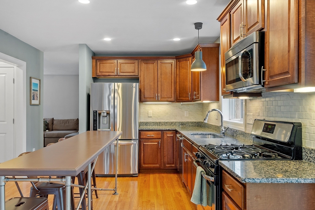 6 Martin Ln