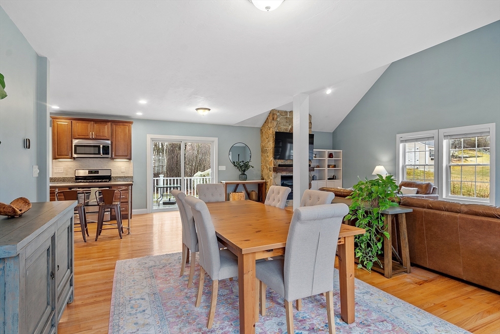 6 Martin Ln