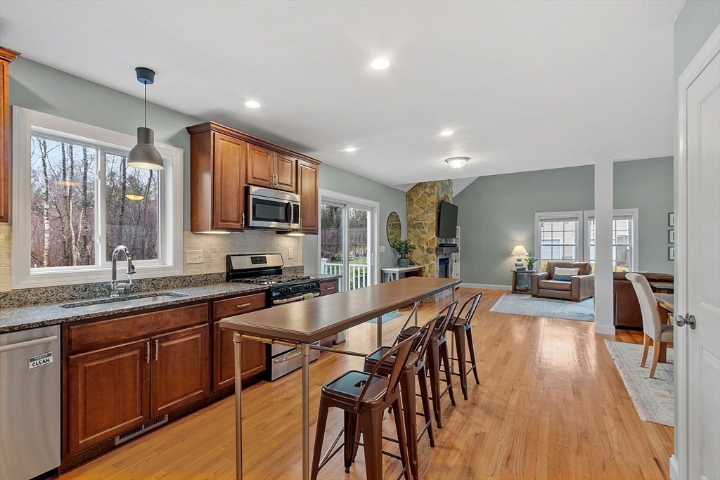 6 Martin Ln