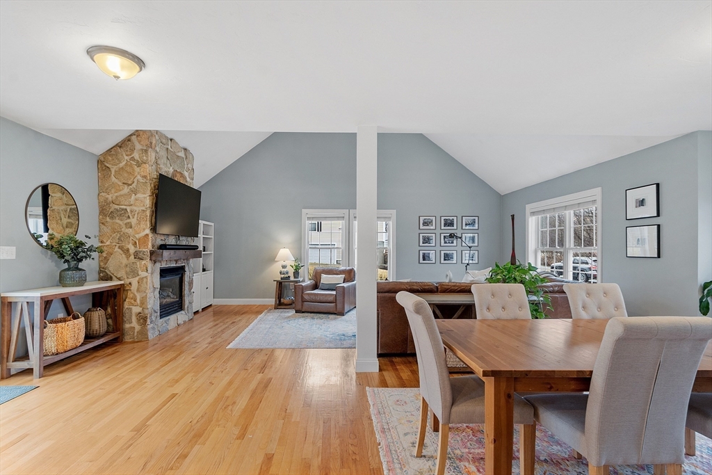 6 Martin Ln
