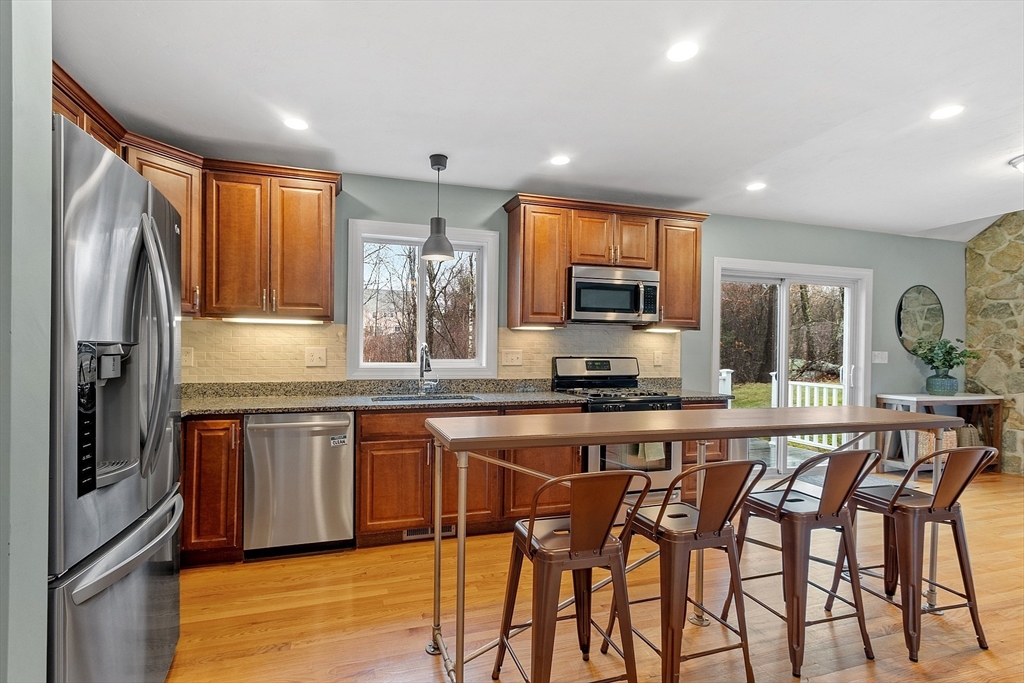 6 Martin Ln