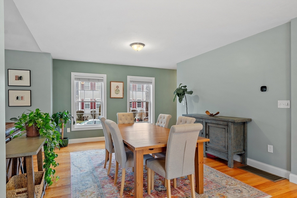6 Martin Ln