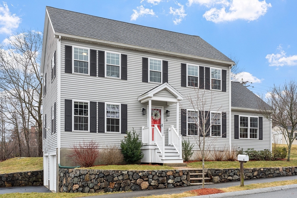 6 Martin Ln
