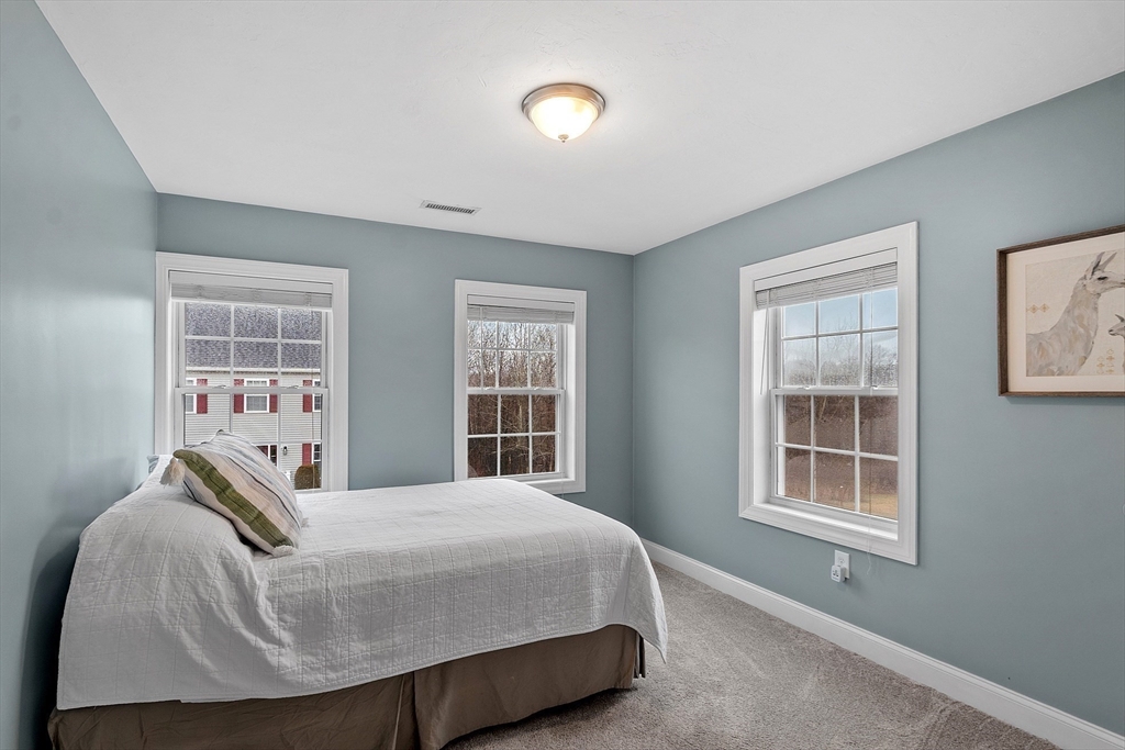 6 Martin Ln