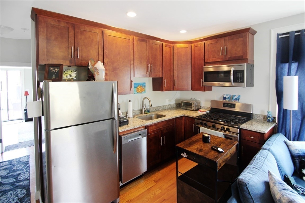 107 Highland Ave # 6