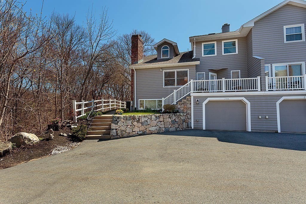 26 D Carnation Circle # D