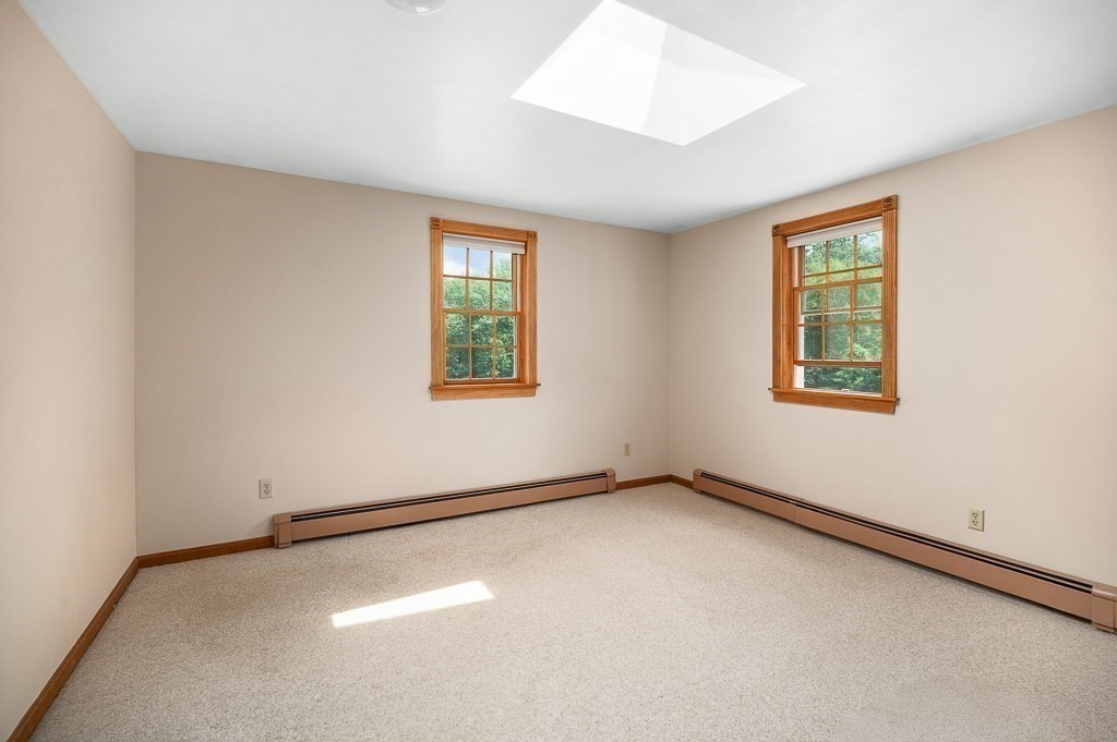 325 Center St