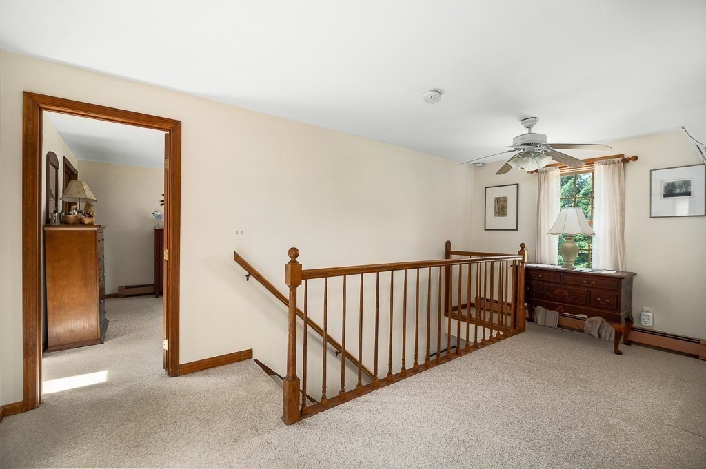 325 Center St