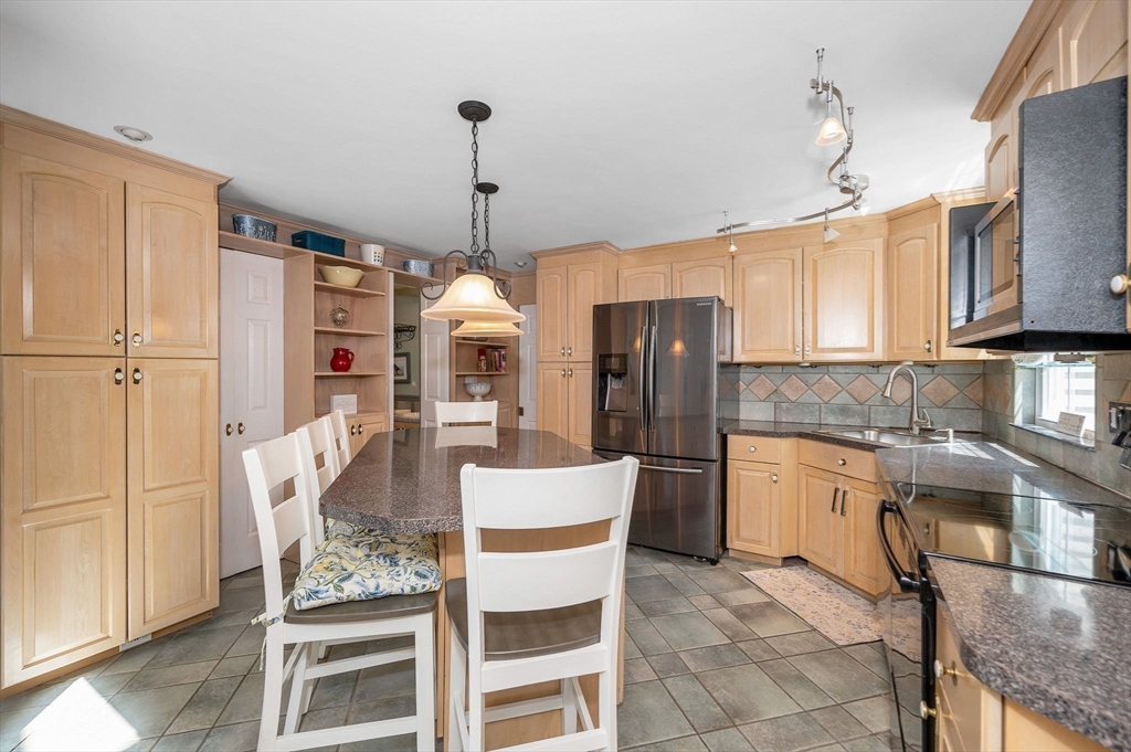 12-R Bayberry Ln