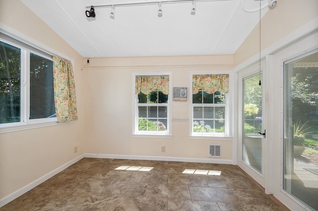 12-R Bayberry Ln