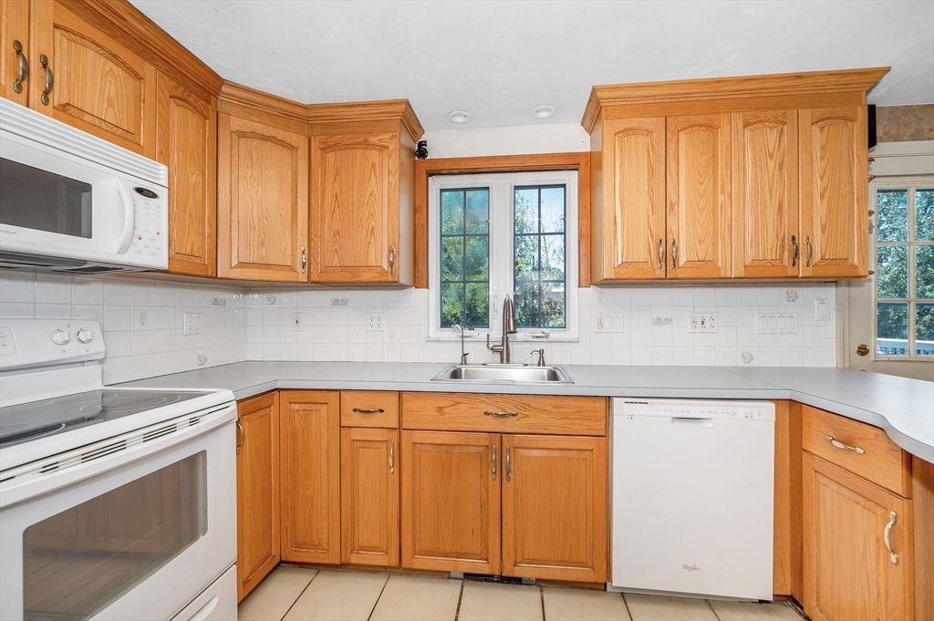 12-R Bayberry Ln