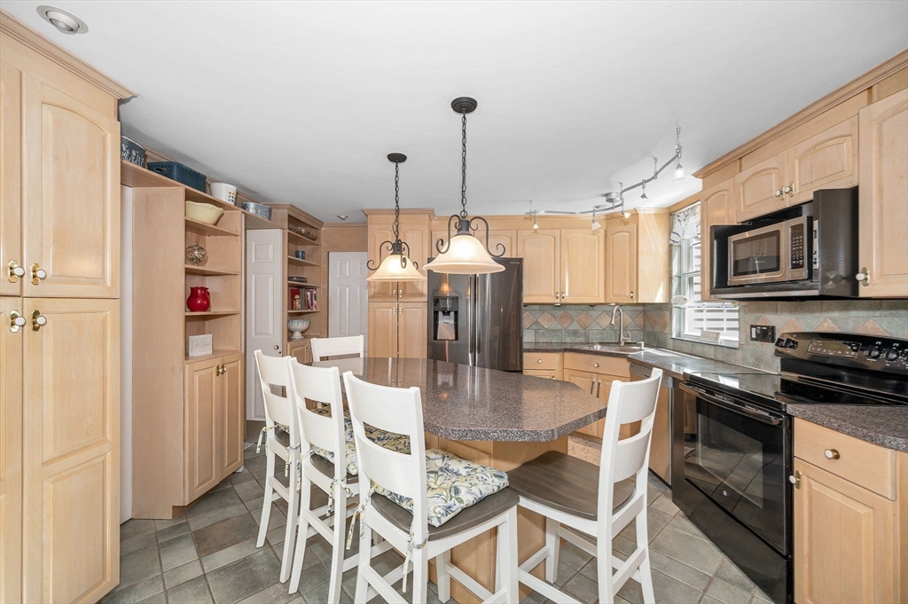 12-R Bayberry Ln