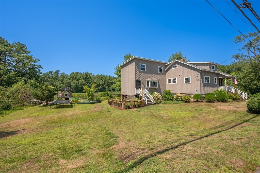 63 River St